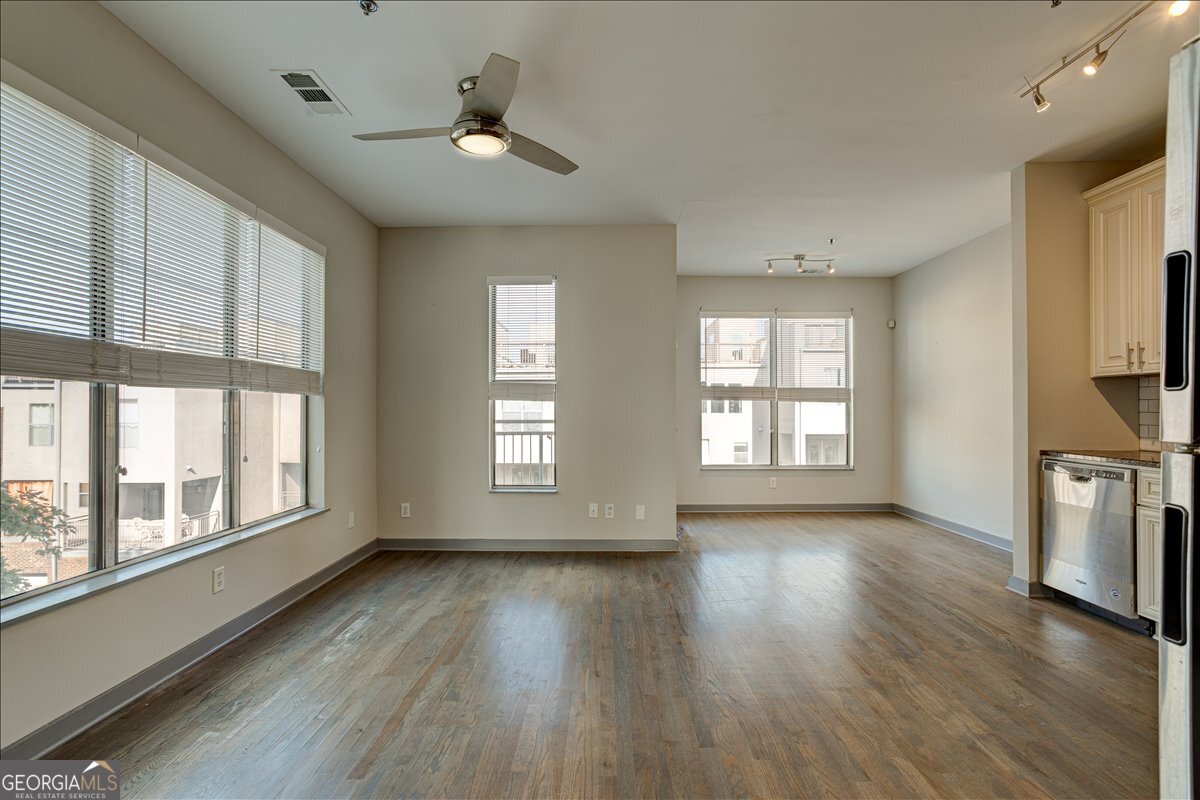 238 Walker Street SW # 32