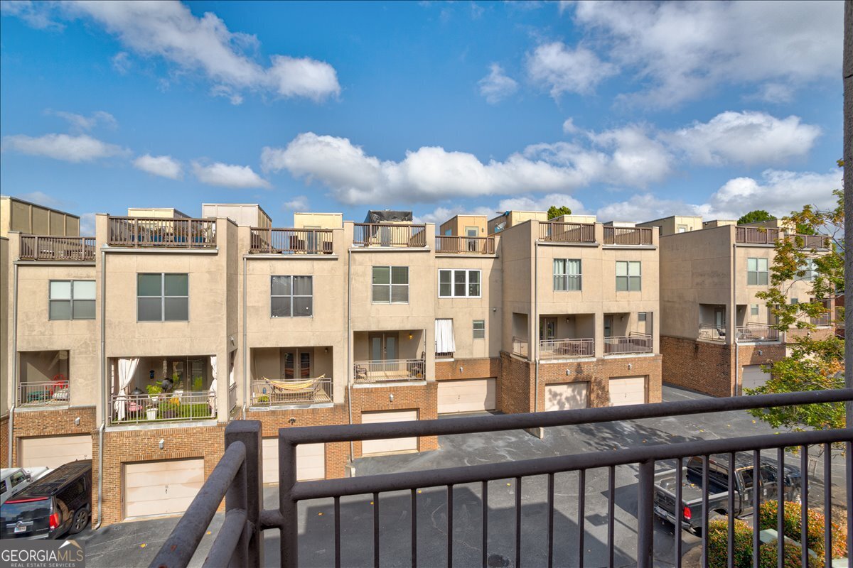 238 Walker Street SW # 32