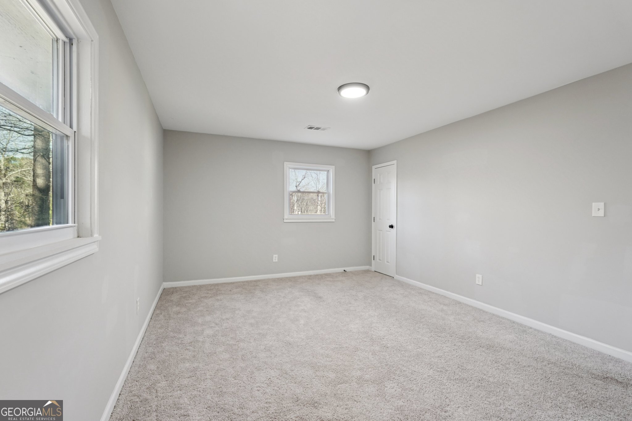 1961 Oak Leaf Court SW