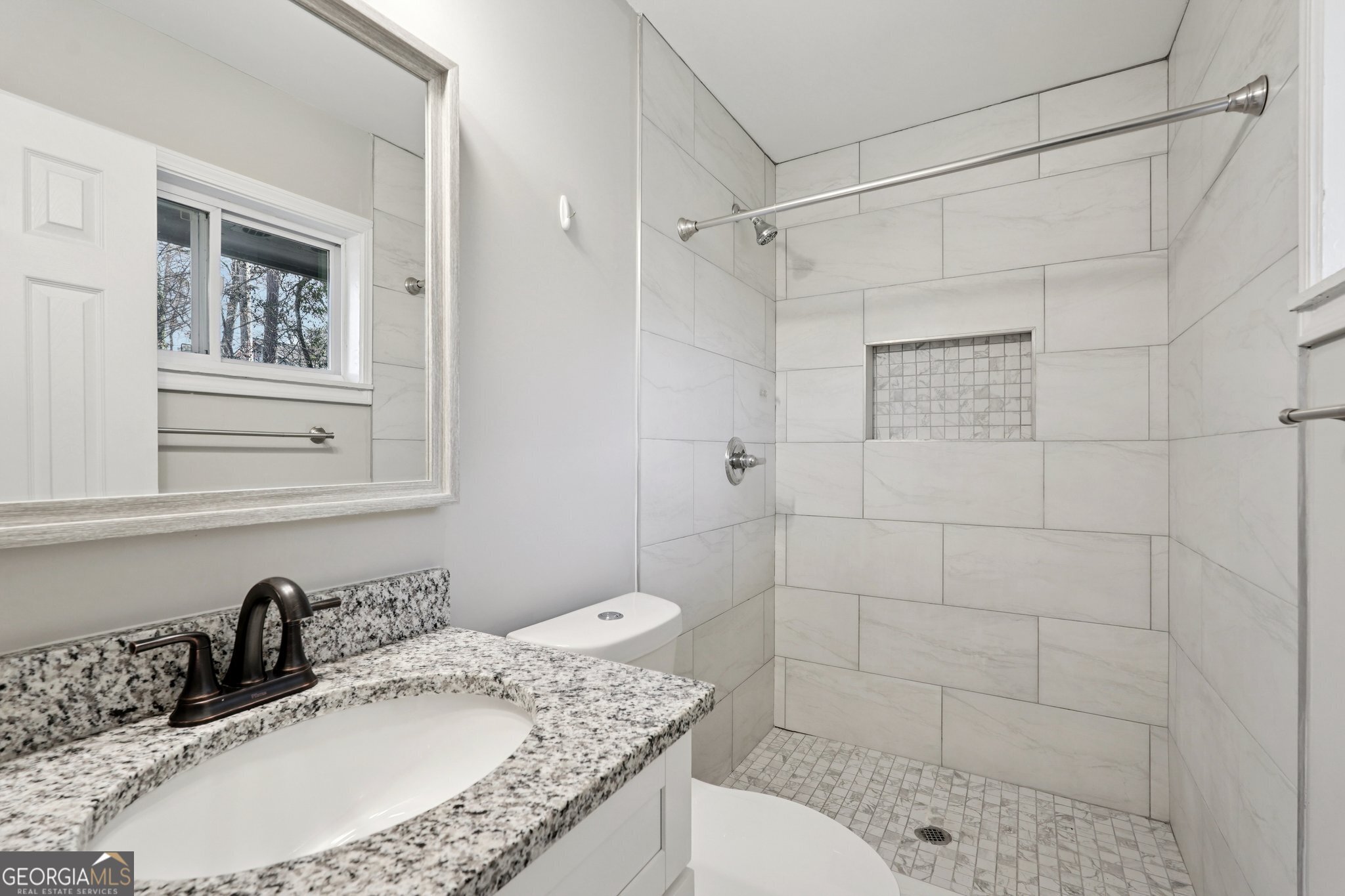 1961 Oak Leaf Court SW