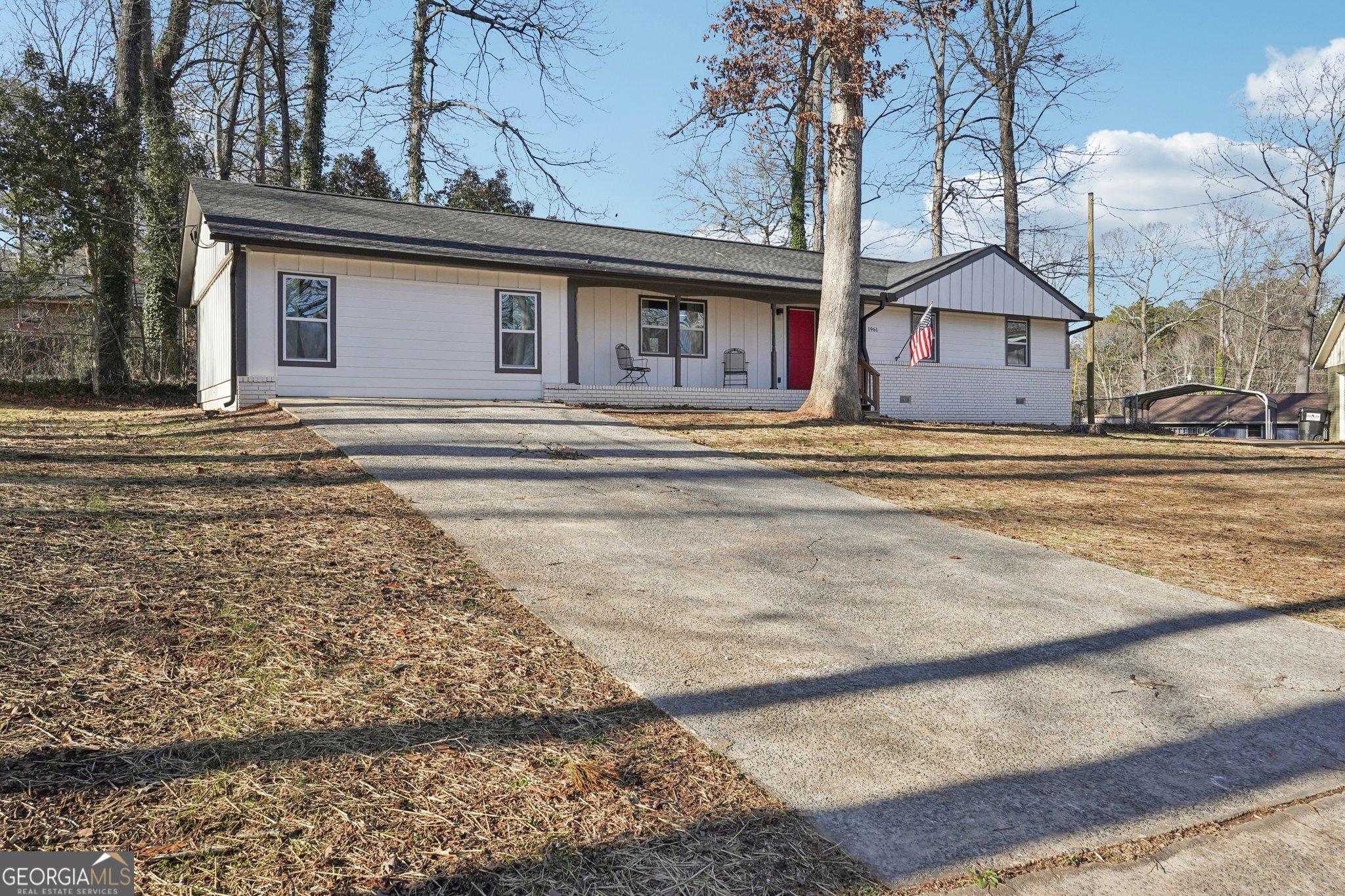 1961 Oak Leaf Court SW