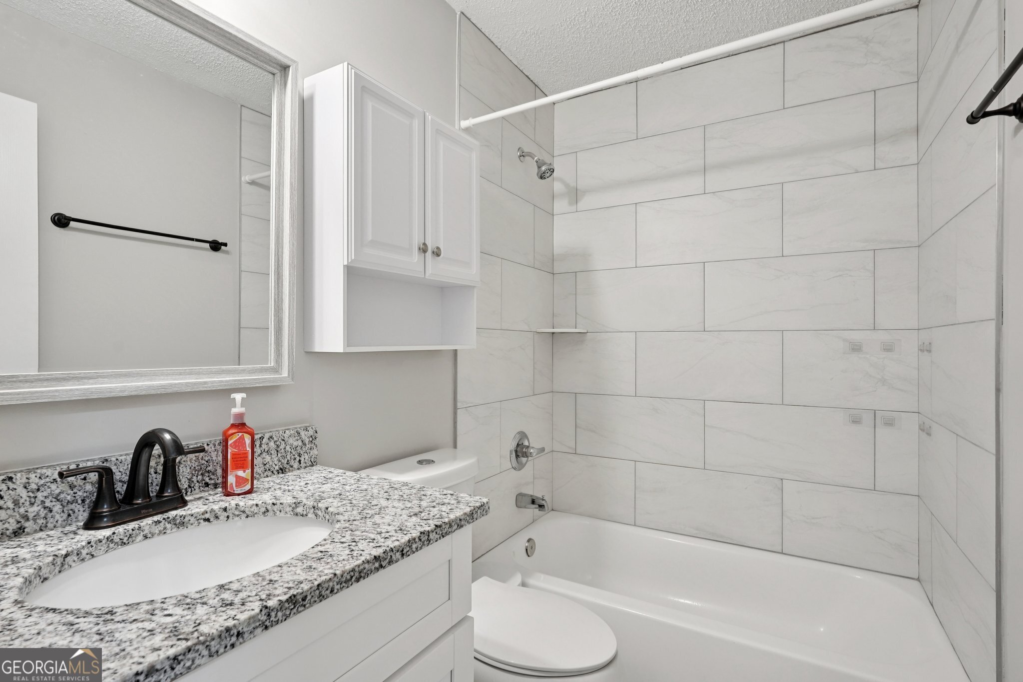 1961 Oak Leaf Court SW