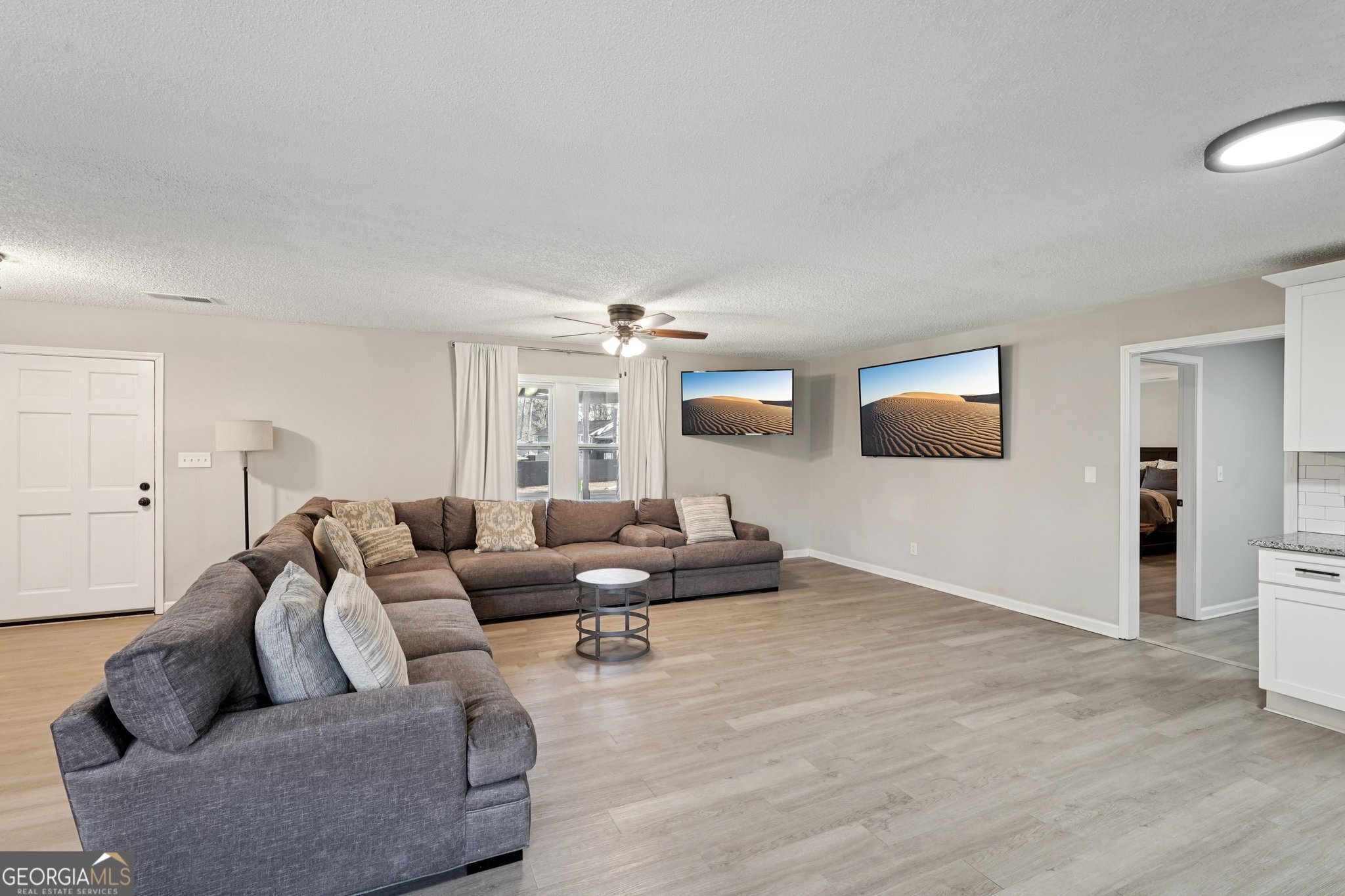 1961 Oak Leaf Court SW