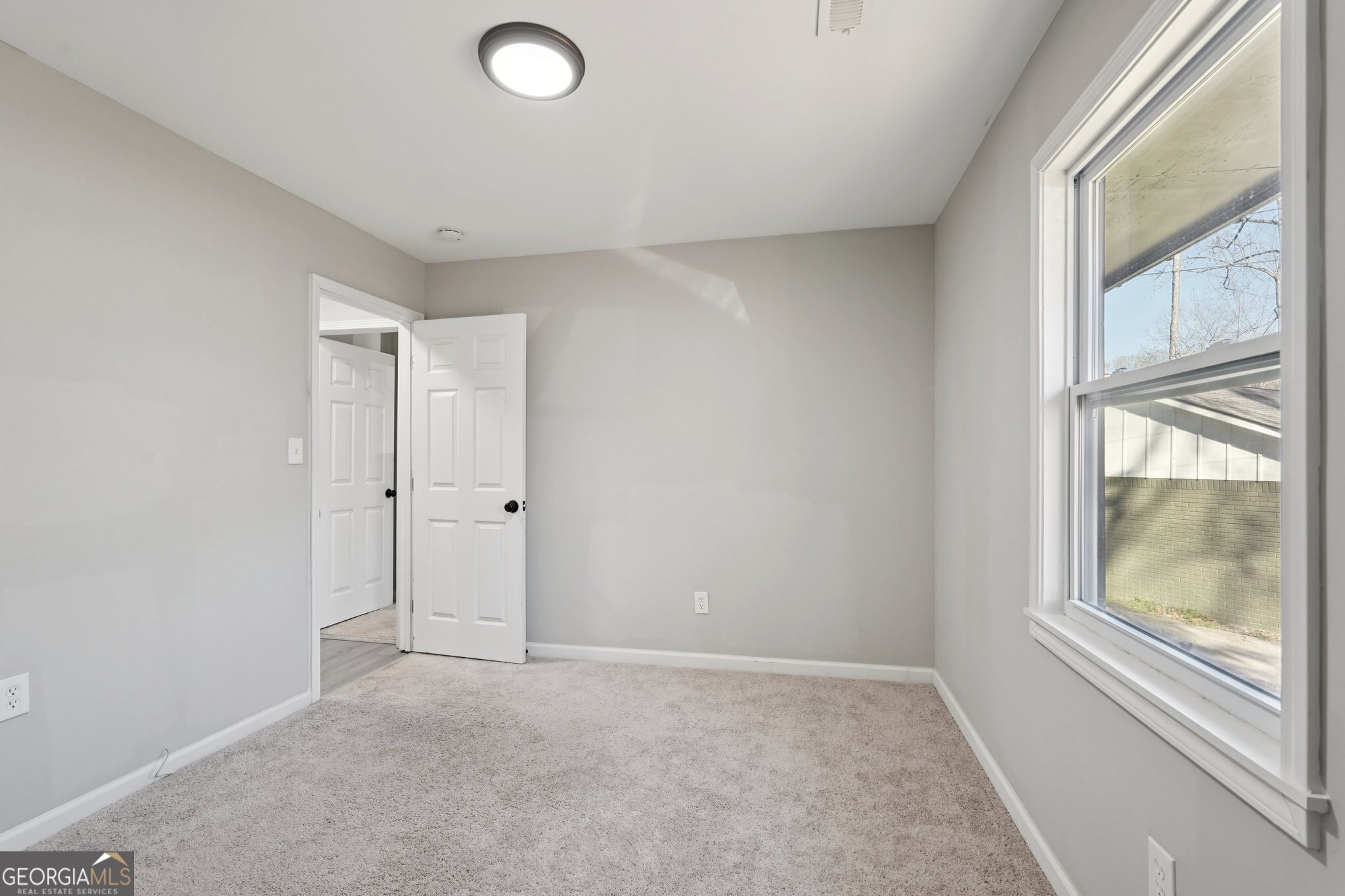 1961 Oak Leaf Court SW