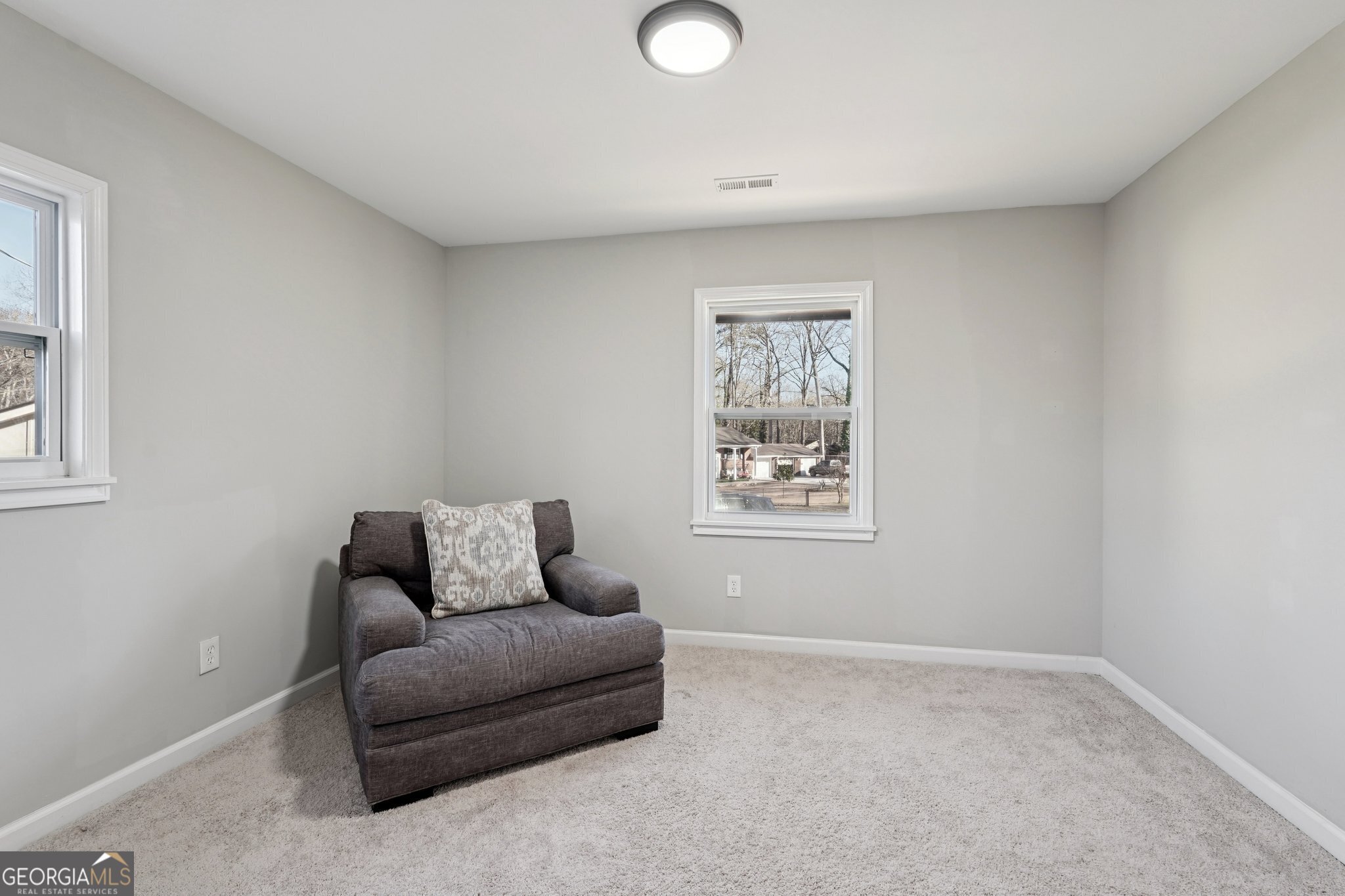 1961 Oak Leaf Court SW