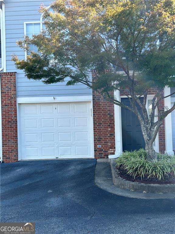 104 Vinings Forest Circle SE