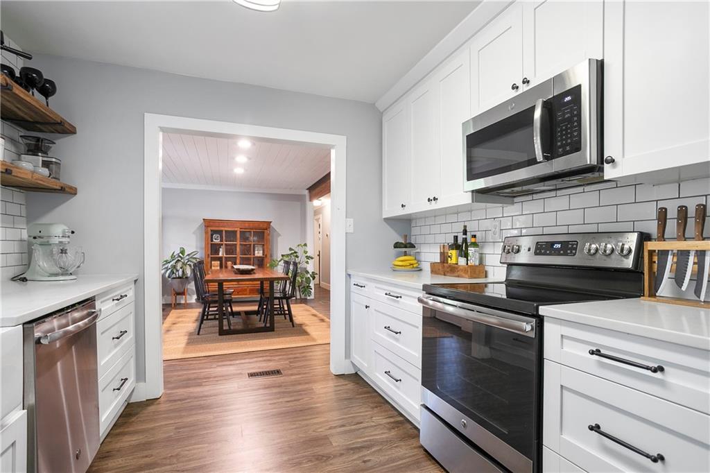 54 Dewey Lane SE