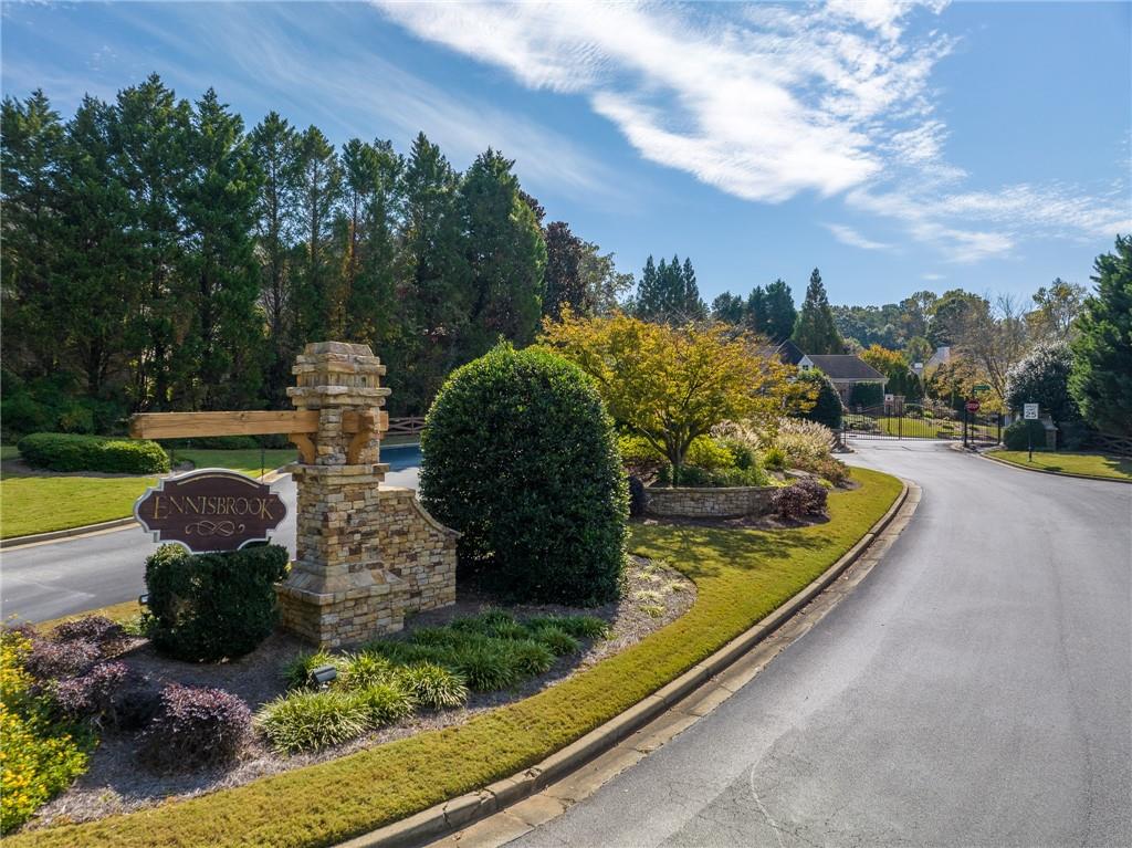 174 Ennisbrook Drive SE