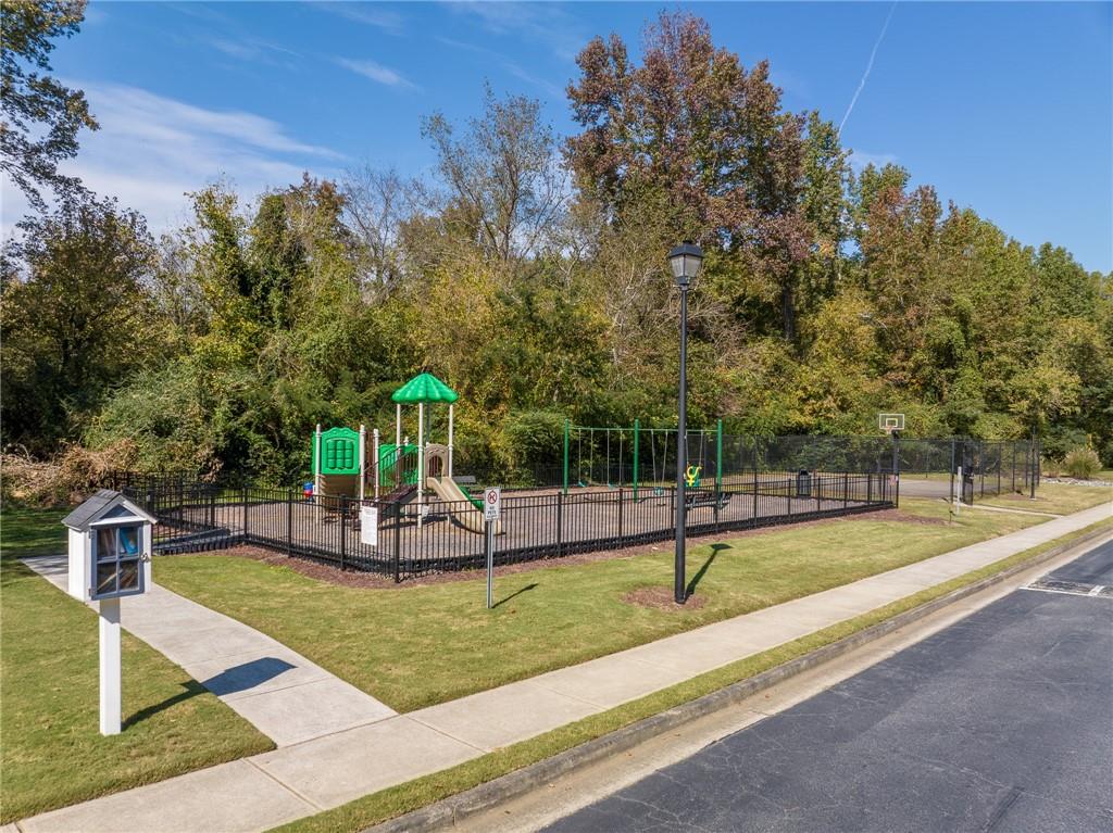 174 Ennisbrook Drive SE
