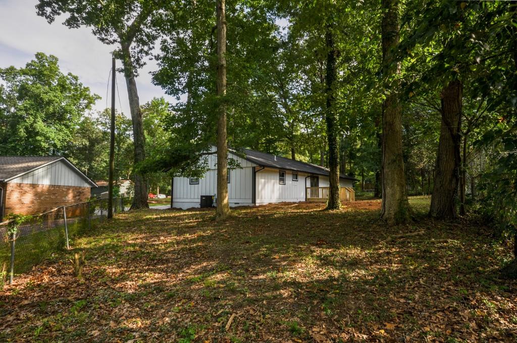 1961 Oak Leaf Court SW