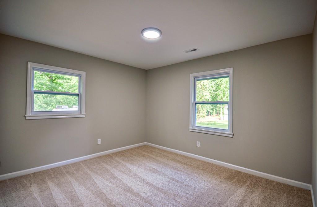1961 Oak Leaf Court SW