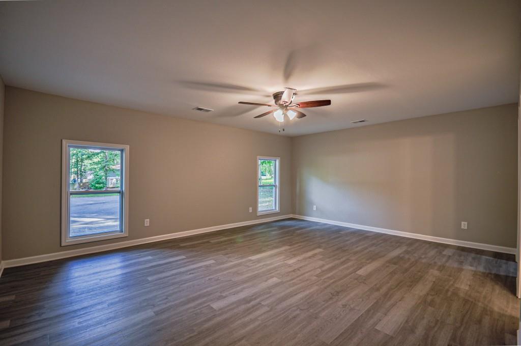 1961 Oak Leaf Court SW