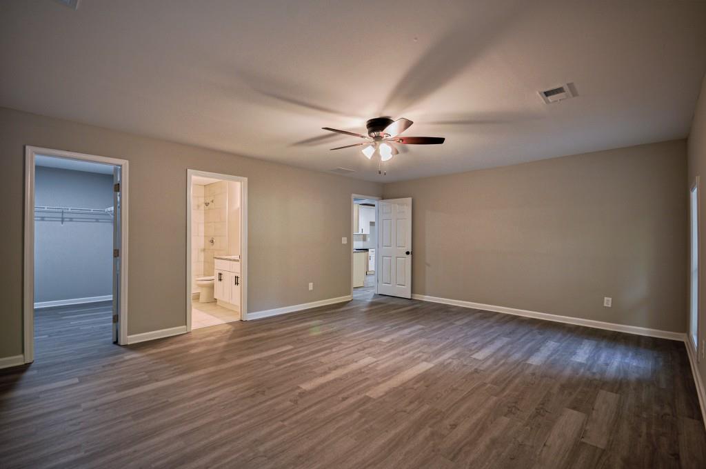 1961 Oak Leaf Court SW