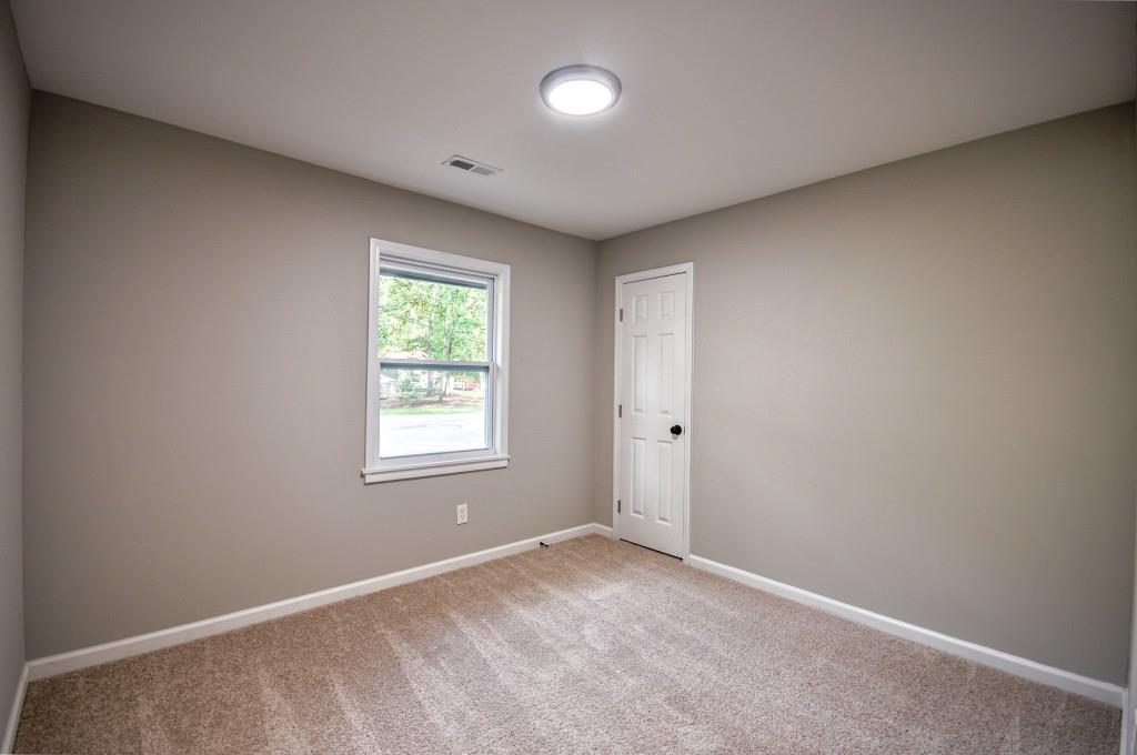 1961 Oak Leaf Court SW