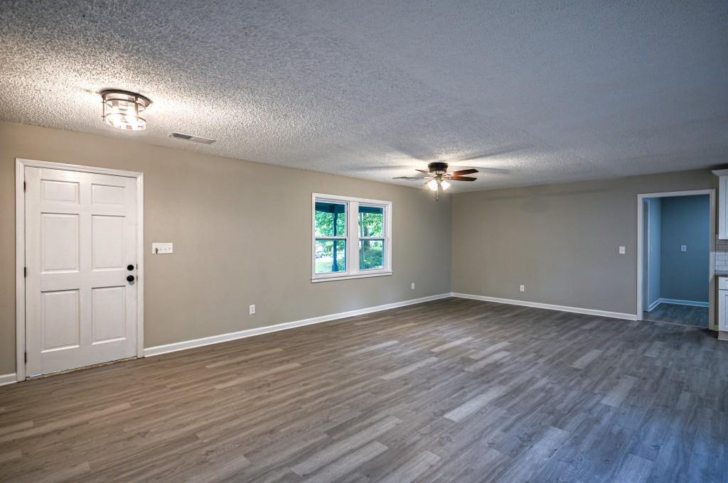 1961 Oak Leaf Court SW