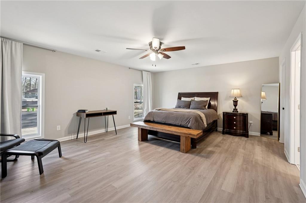 1961 Oak Leaf Court SW