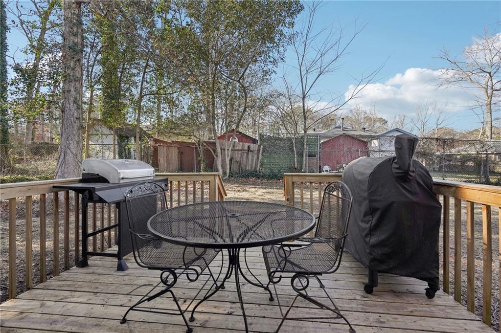 1961 Oak Leaf Court SW