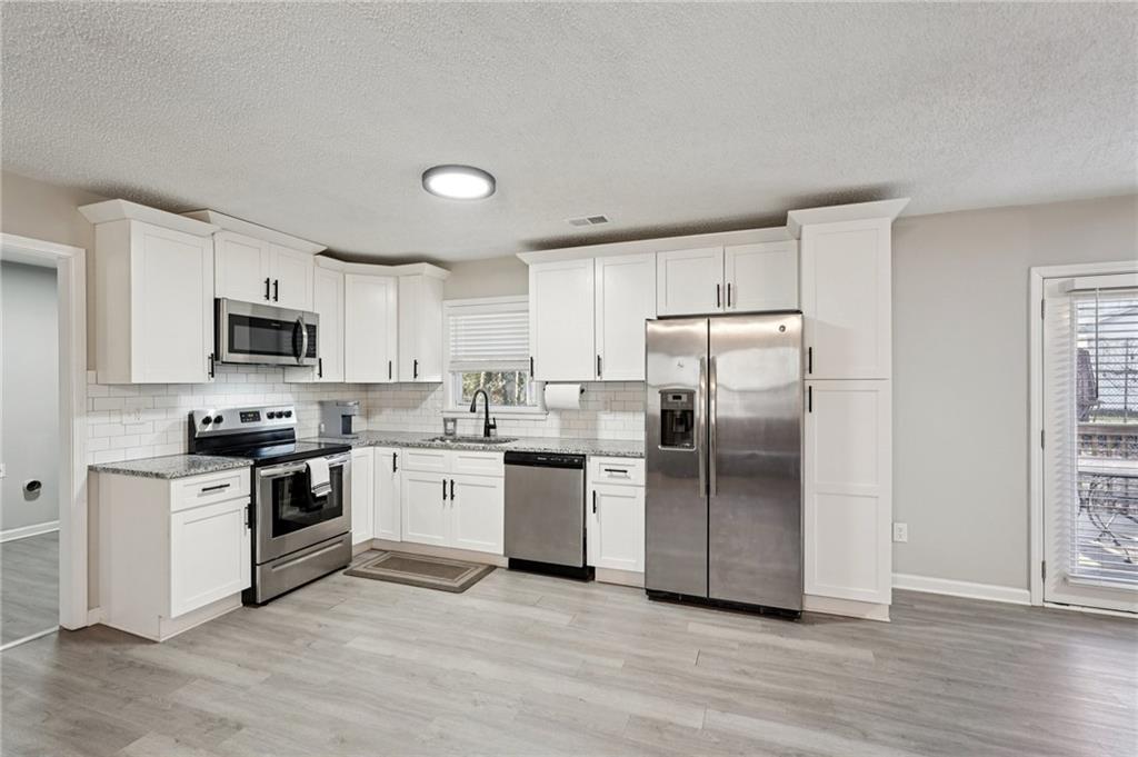 1961 Oak Leaf Court SW