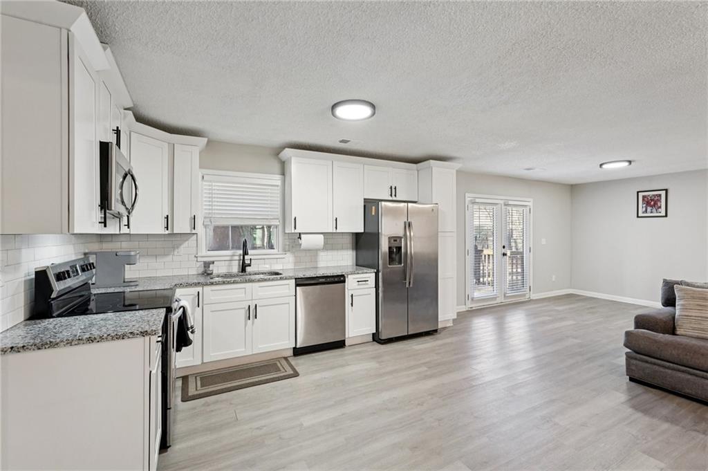 1961 Oak Leaf Court SW