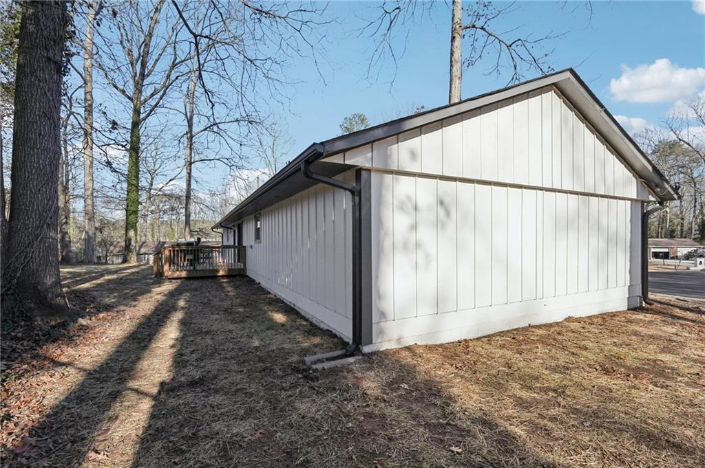 1961 Oak Leaf Court SW