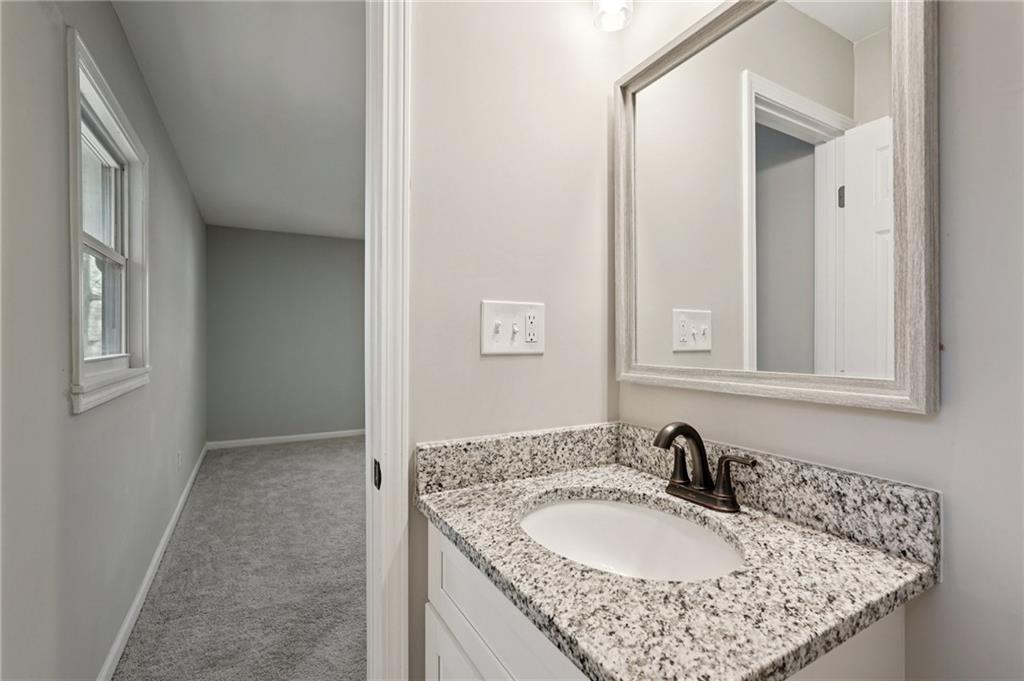 1961 Oak Leaf Court SW