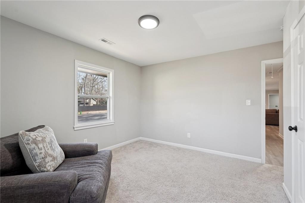 1961 Oak Leaf Court SW