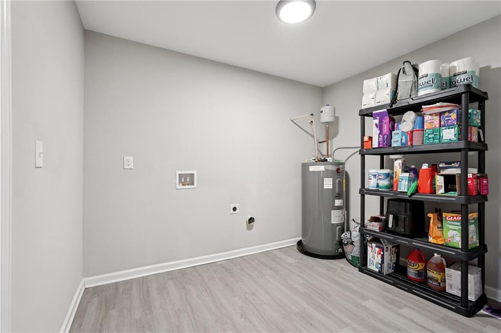 1961 Oak Leaf Court SW