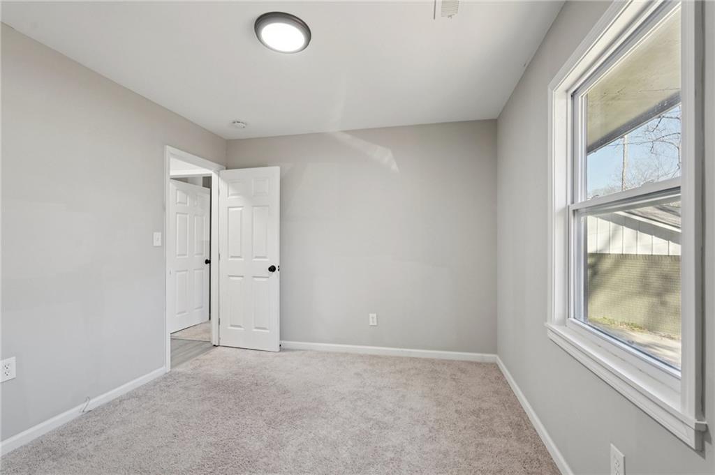 1961 Oak Leaf Court SW