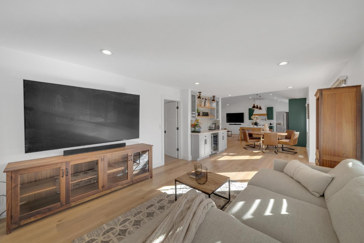 2899 Mayglen CT