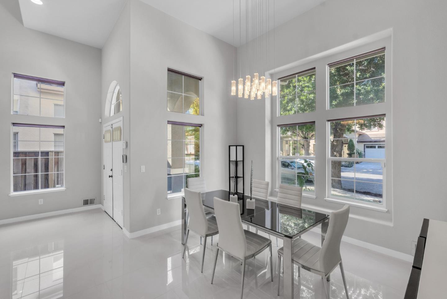 364 Gardenia DR