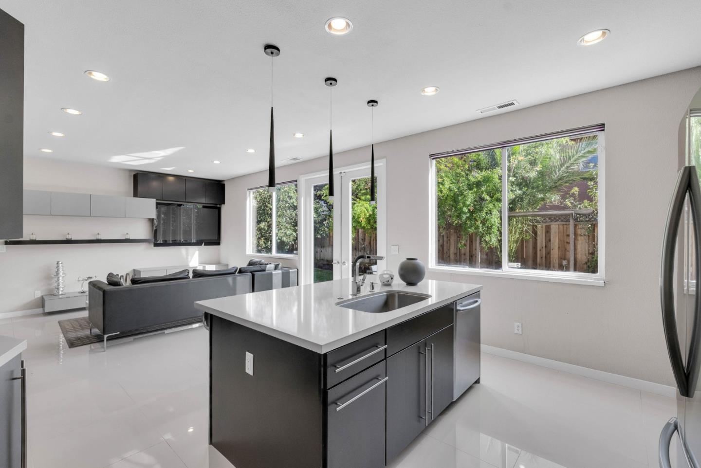 364 Gardenia DR