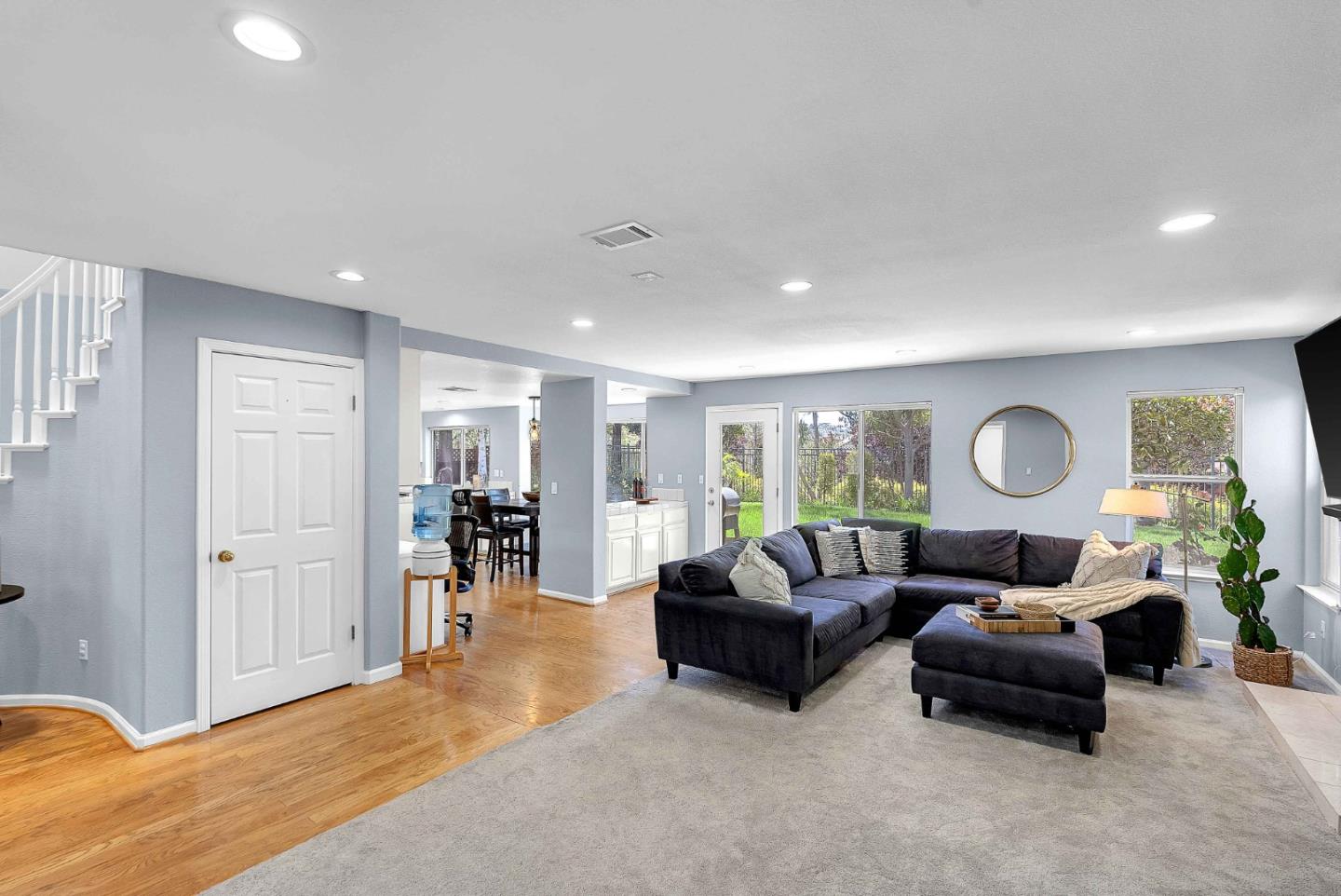 5451 Ligurian DR
