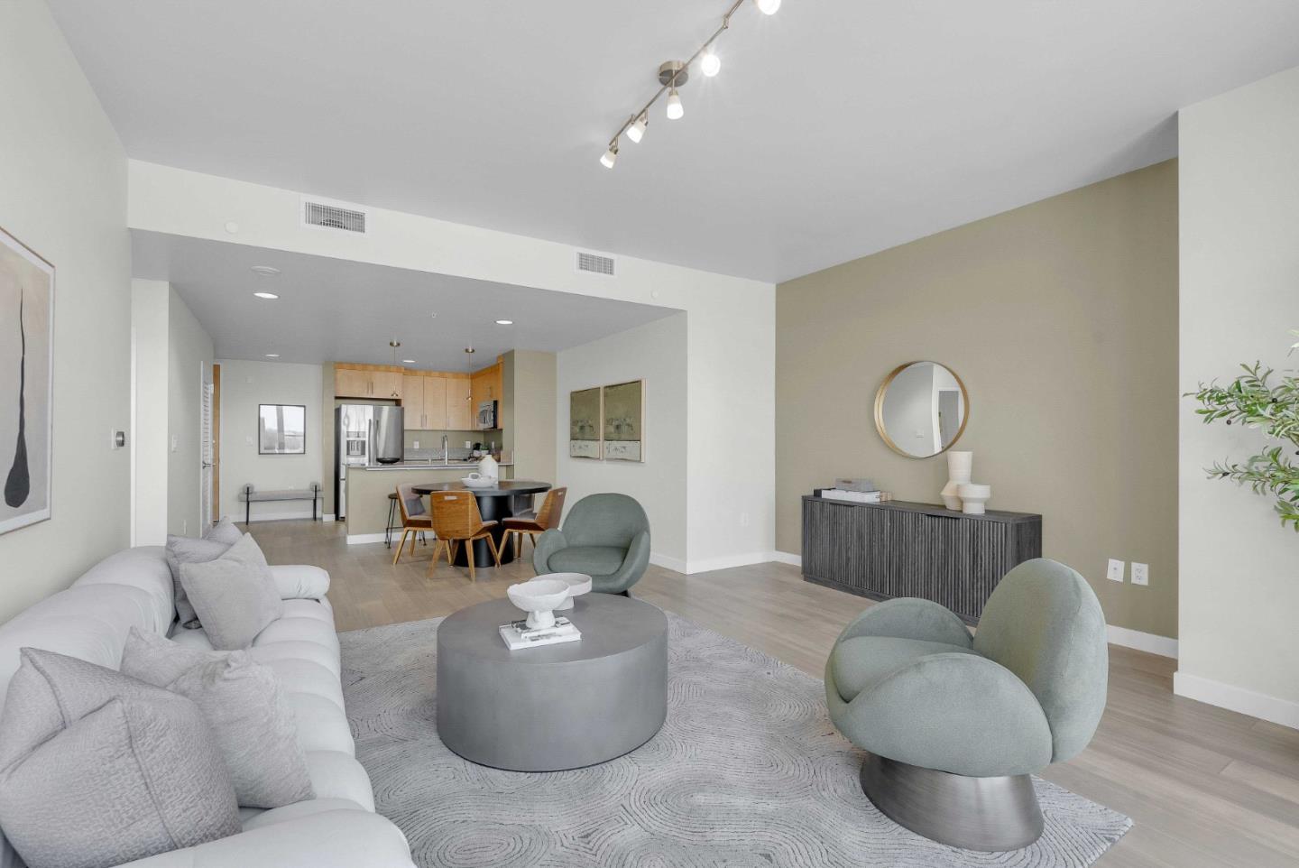 38 North Almaden Boulevard 1013