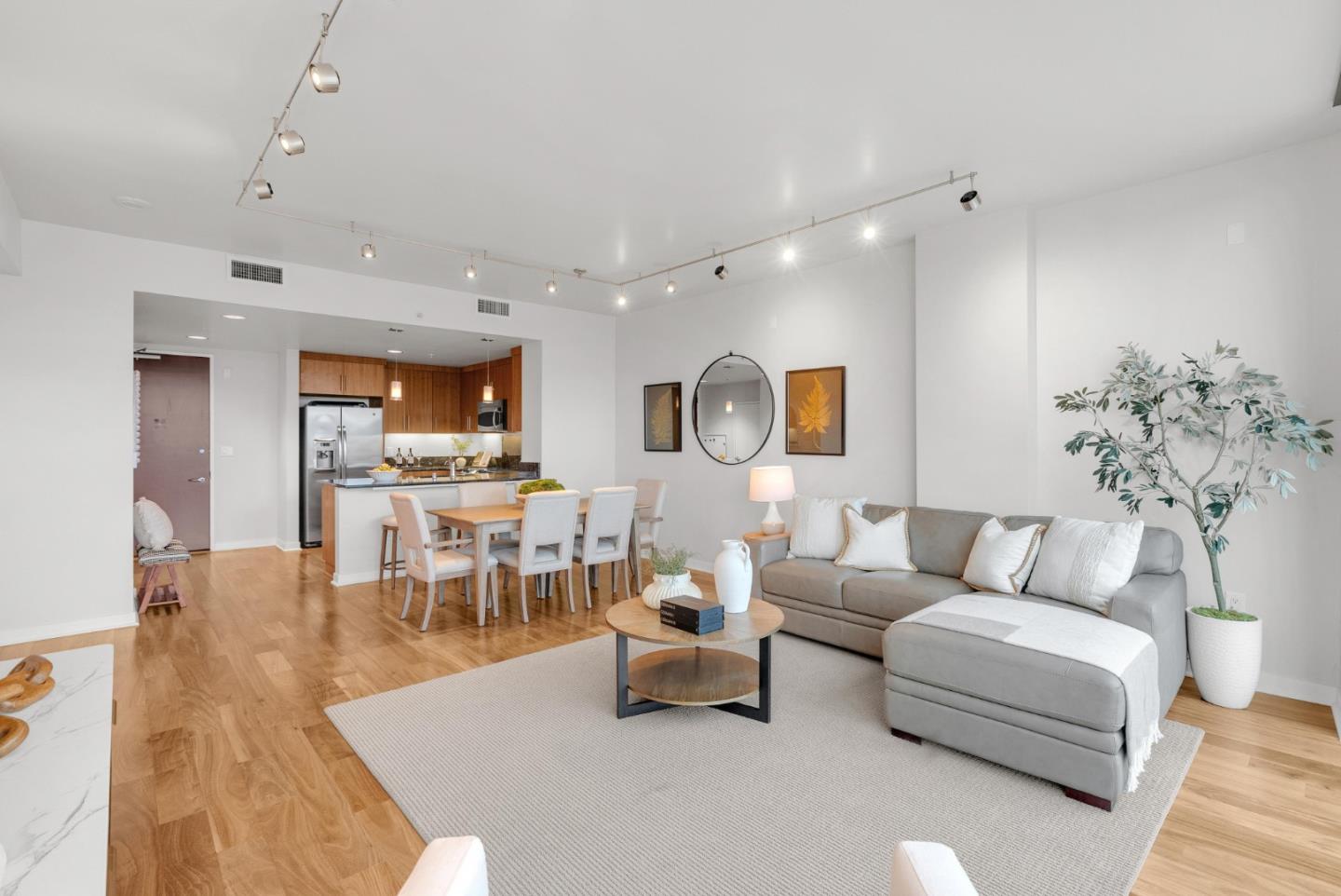 38 North Almaden Boulevard 1805