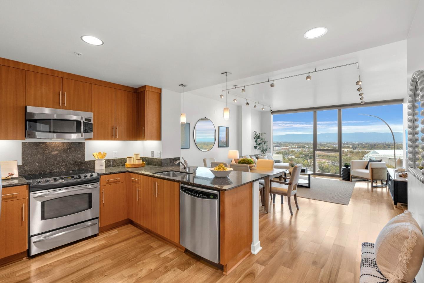 38 North Almaden Boulevard 1805