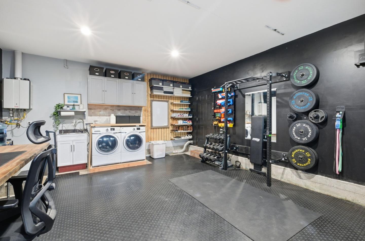 723 Linda Flora Street