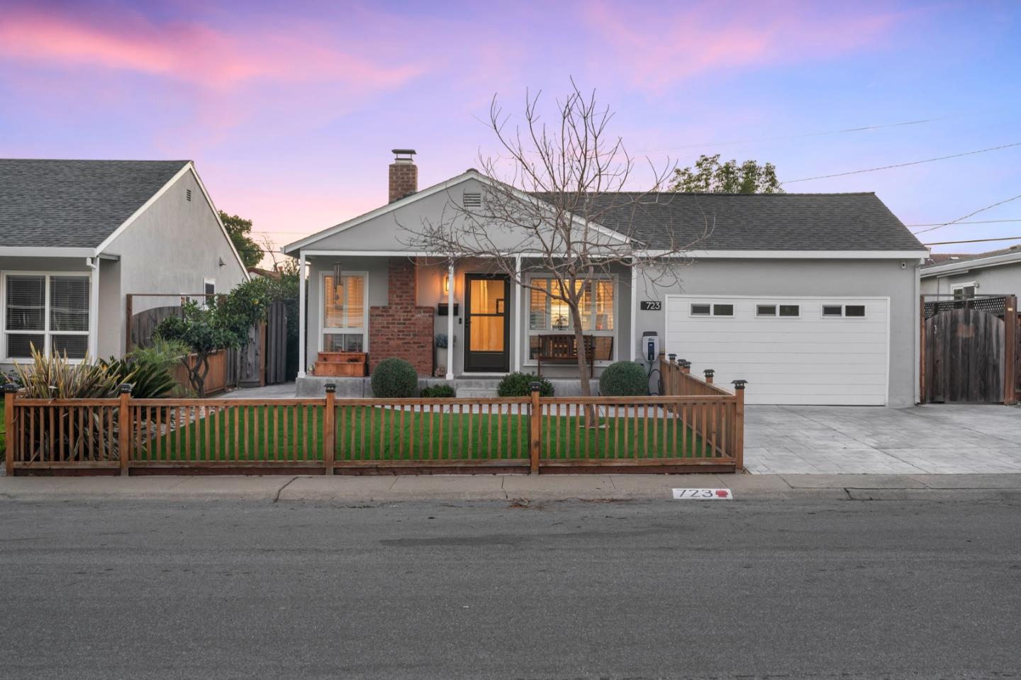 723 Linda Flora Street