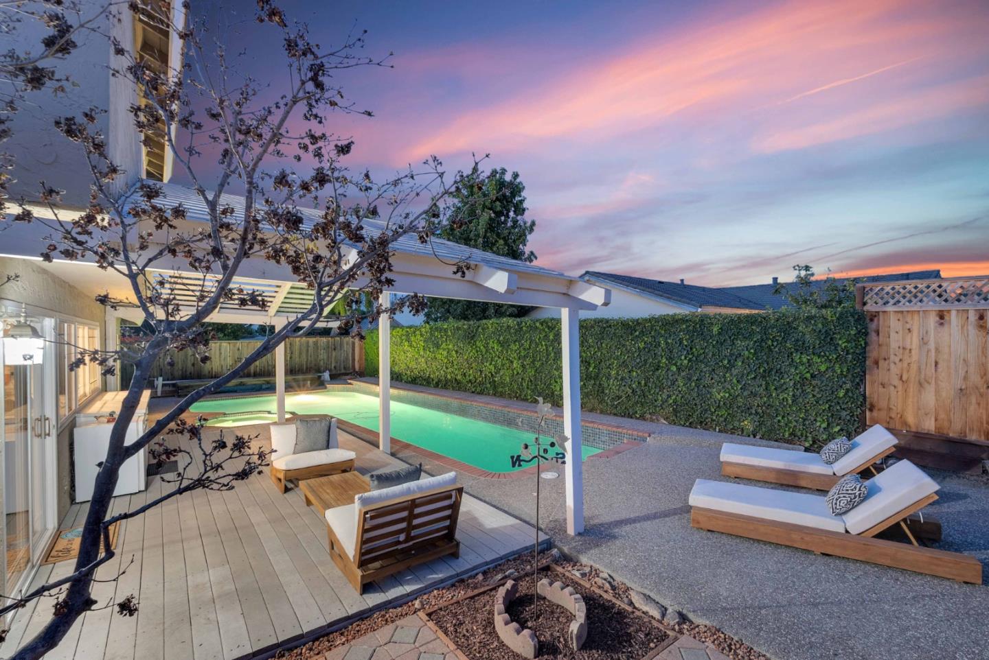 6280 Mountford Drive