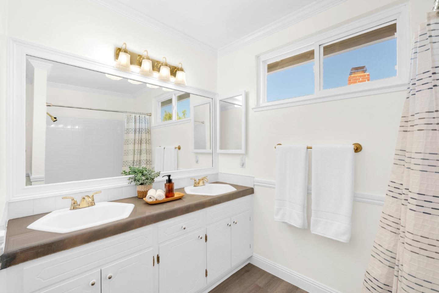 6280 Mountford Drive