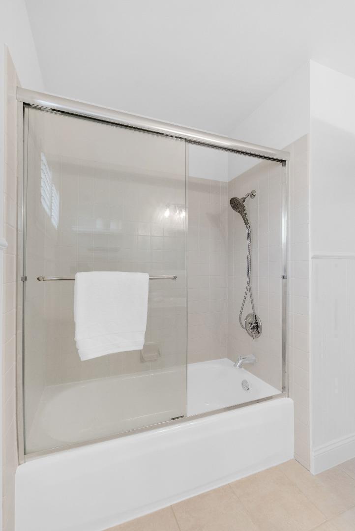 1060 Shandwick Court