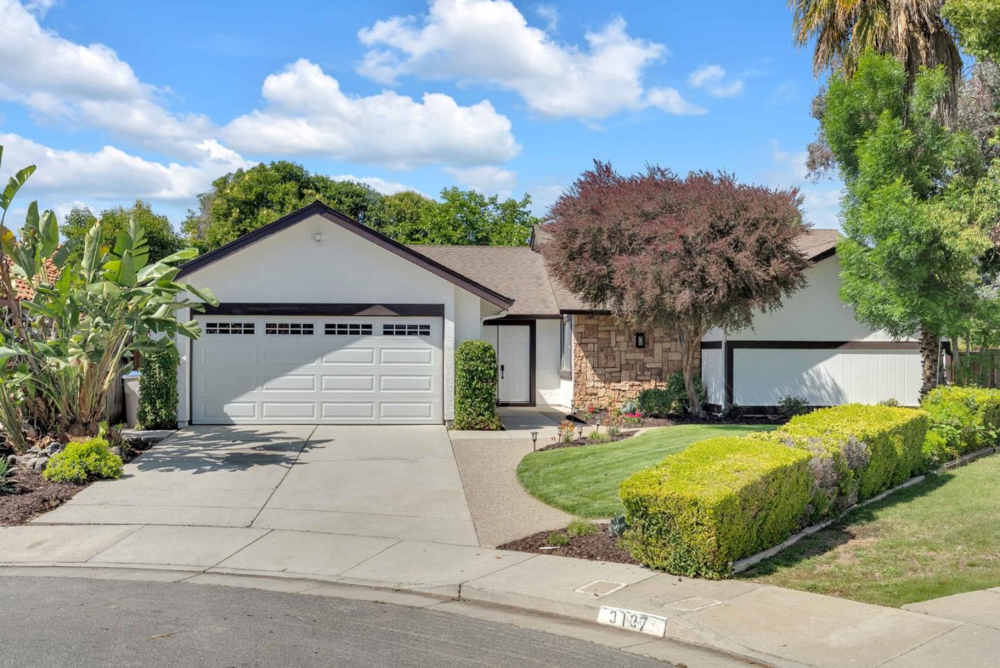 3129 Vermilion Court