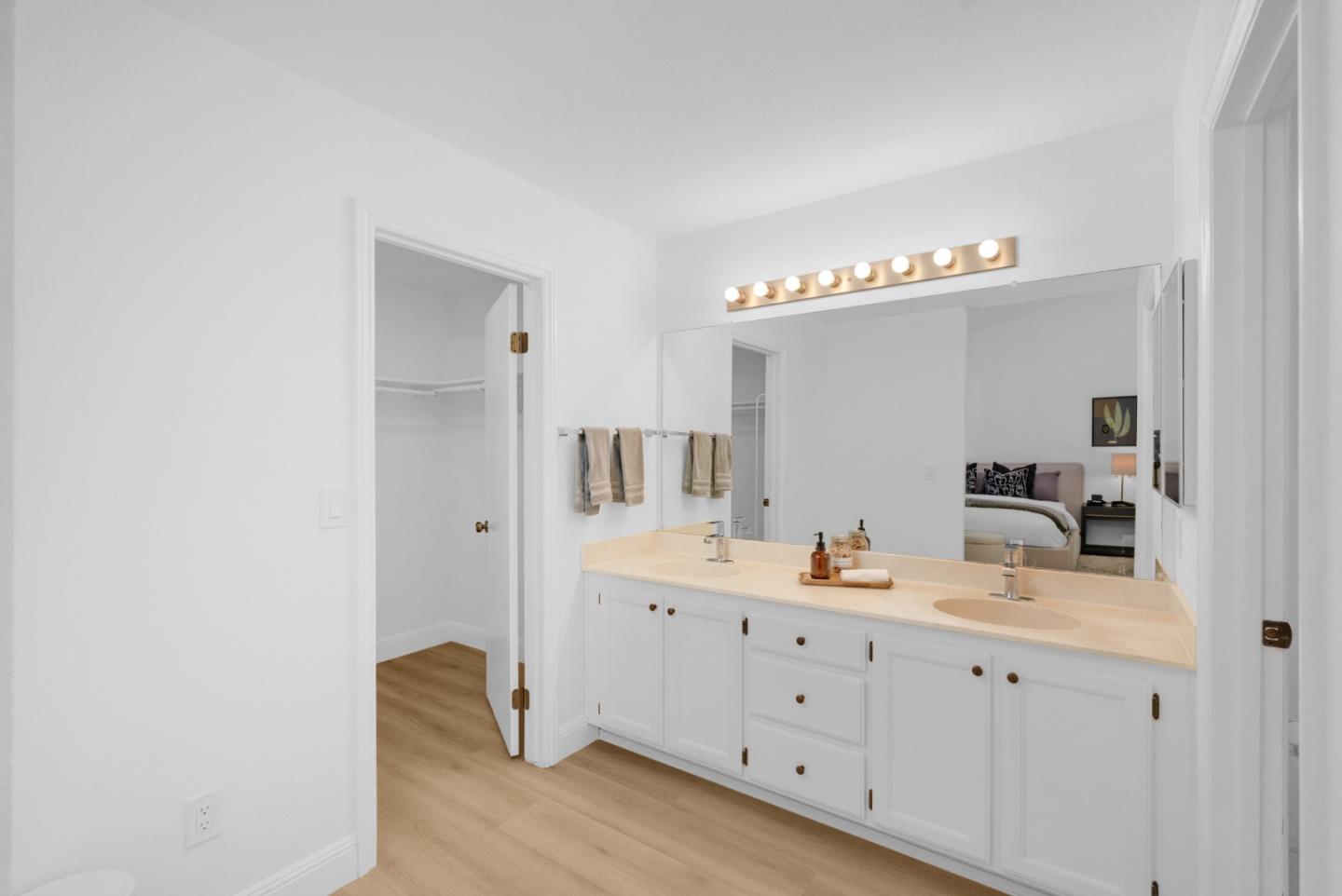 3129 Vermilion Court