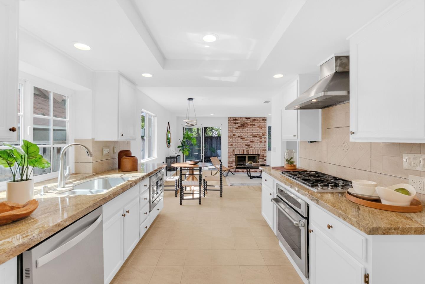 3129 Vermilion Court