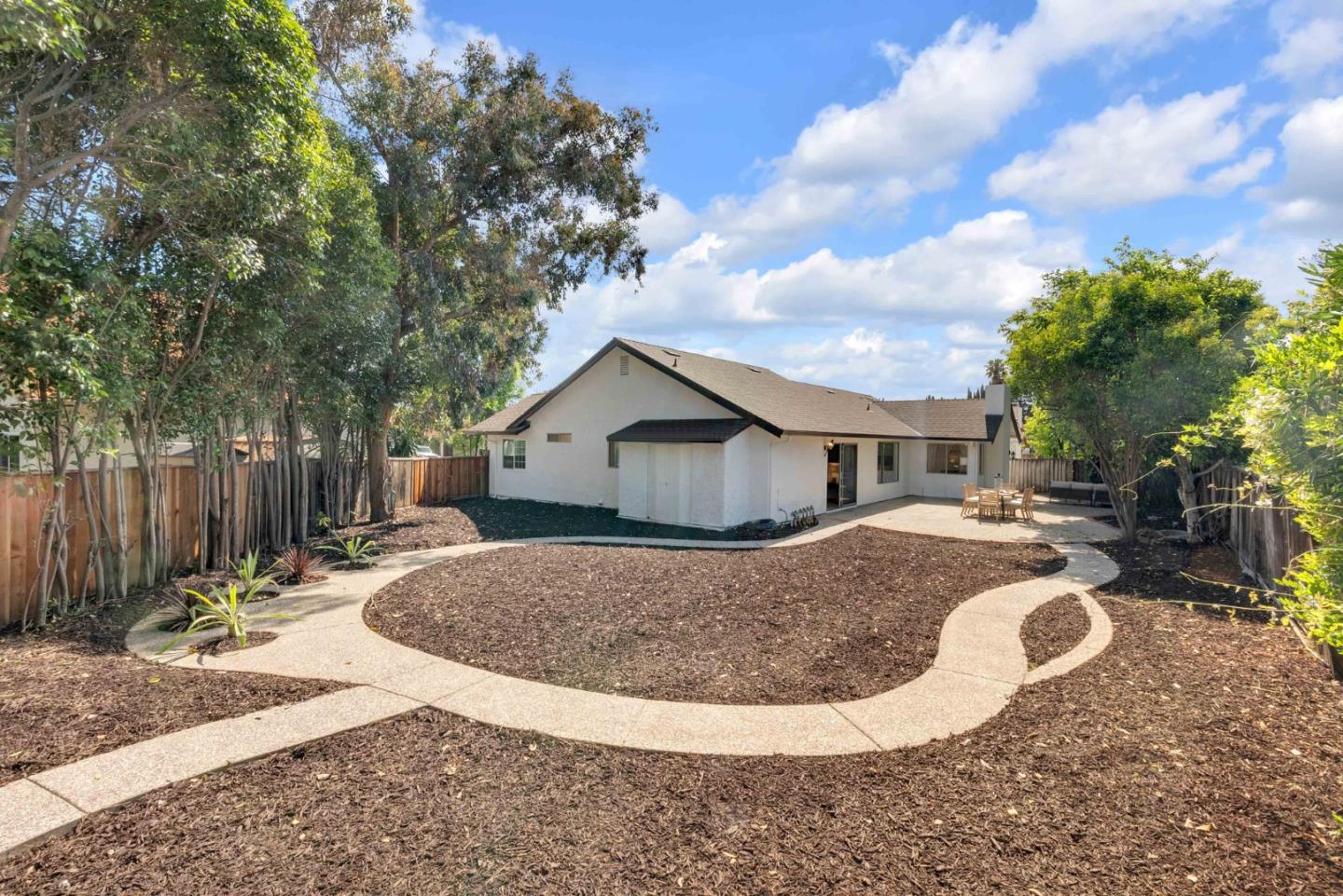 3129 Vermilion Court