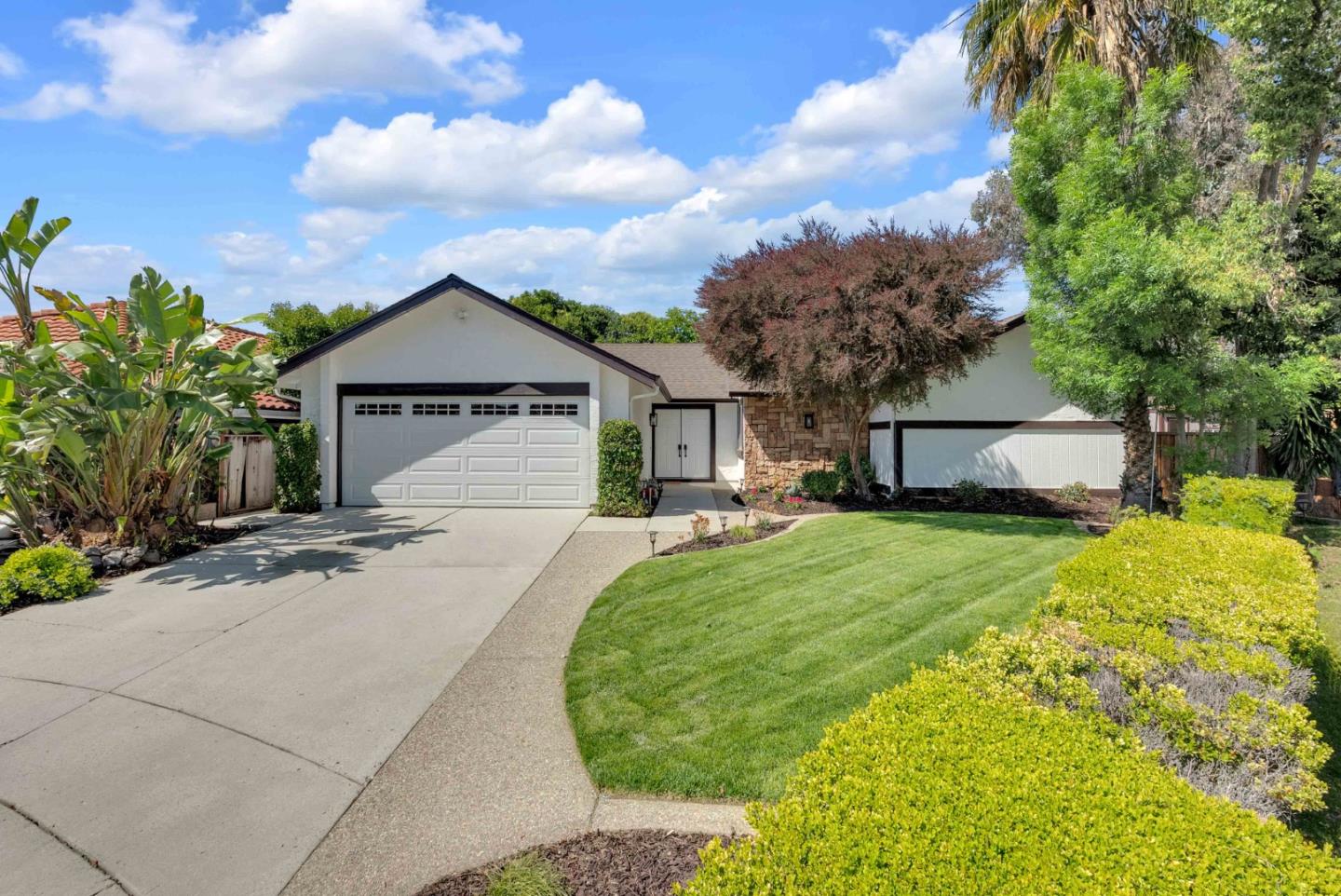 3129 Vermilion Court