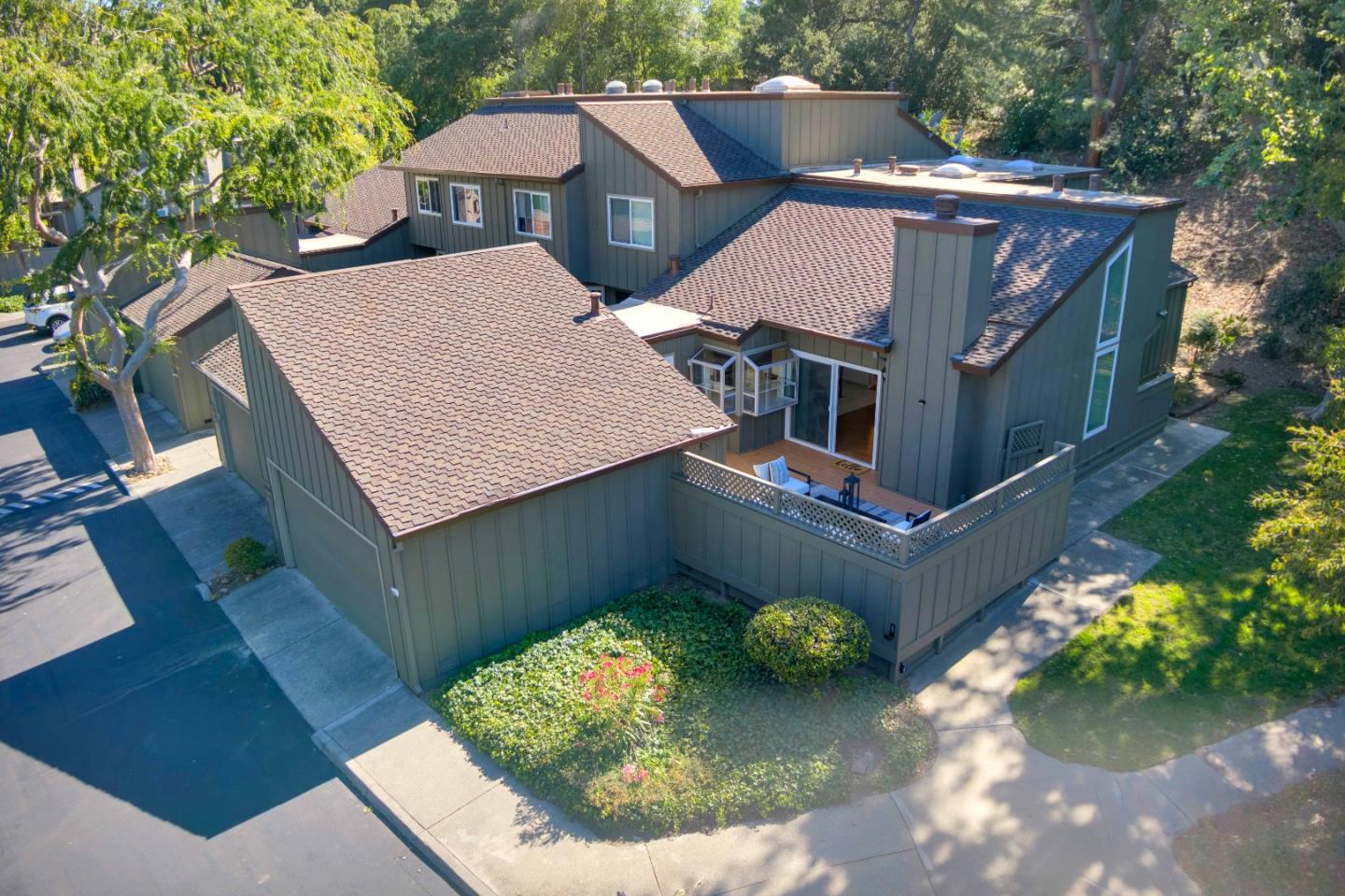107 Charter Oaks Circle