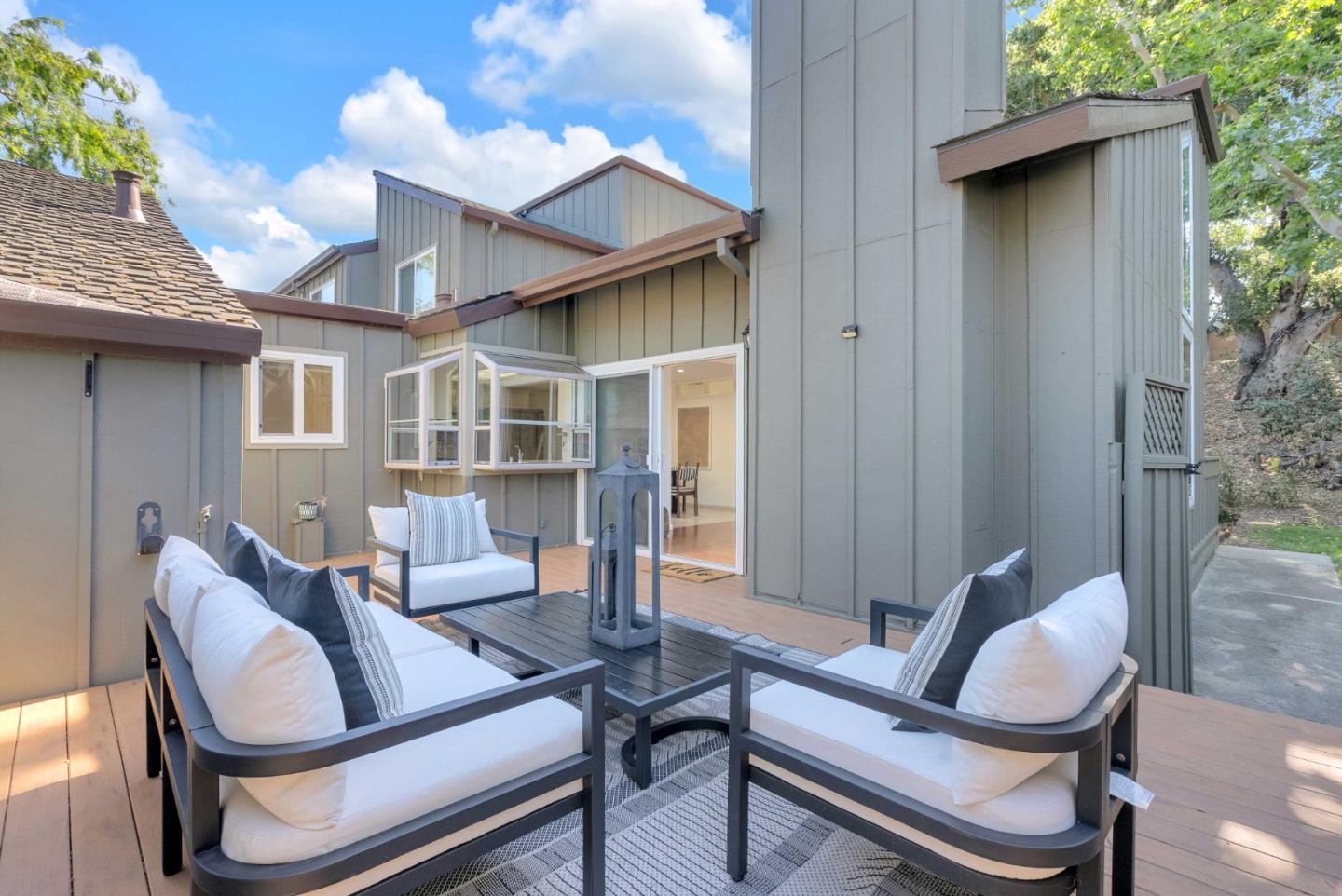 107 Charter Oaks Circle