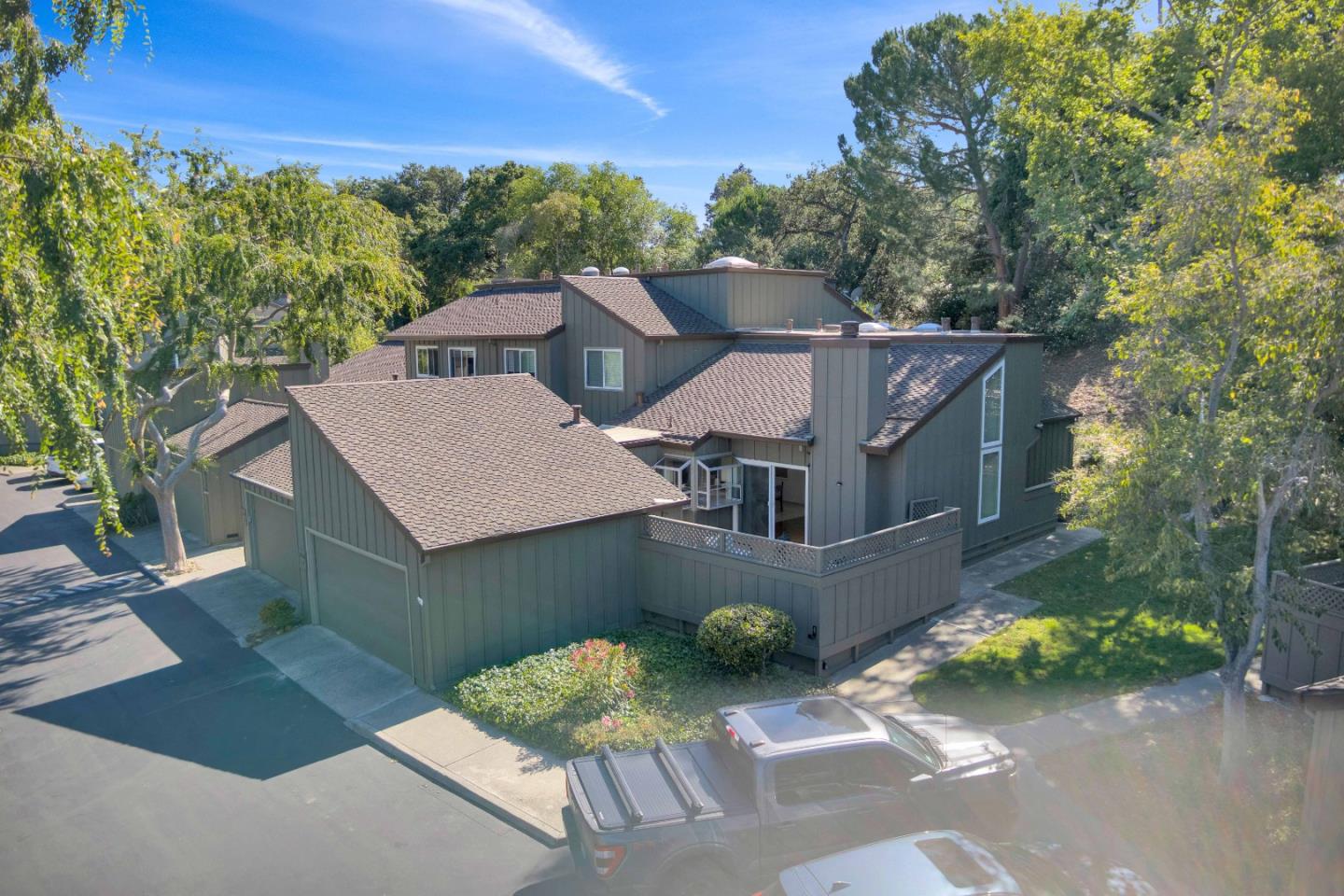 107 Charter Oaks Circle