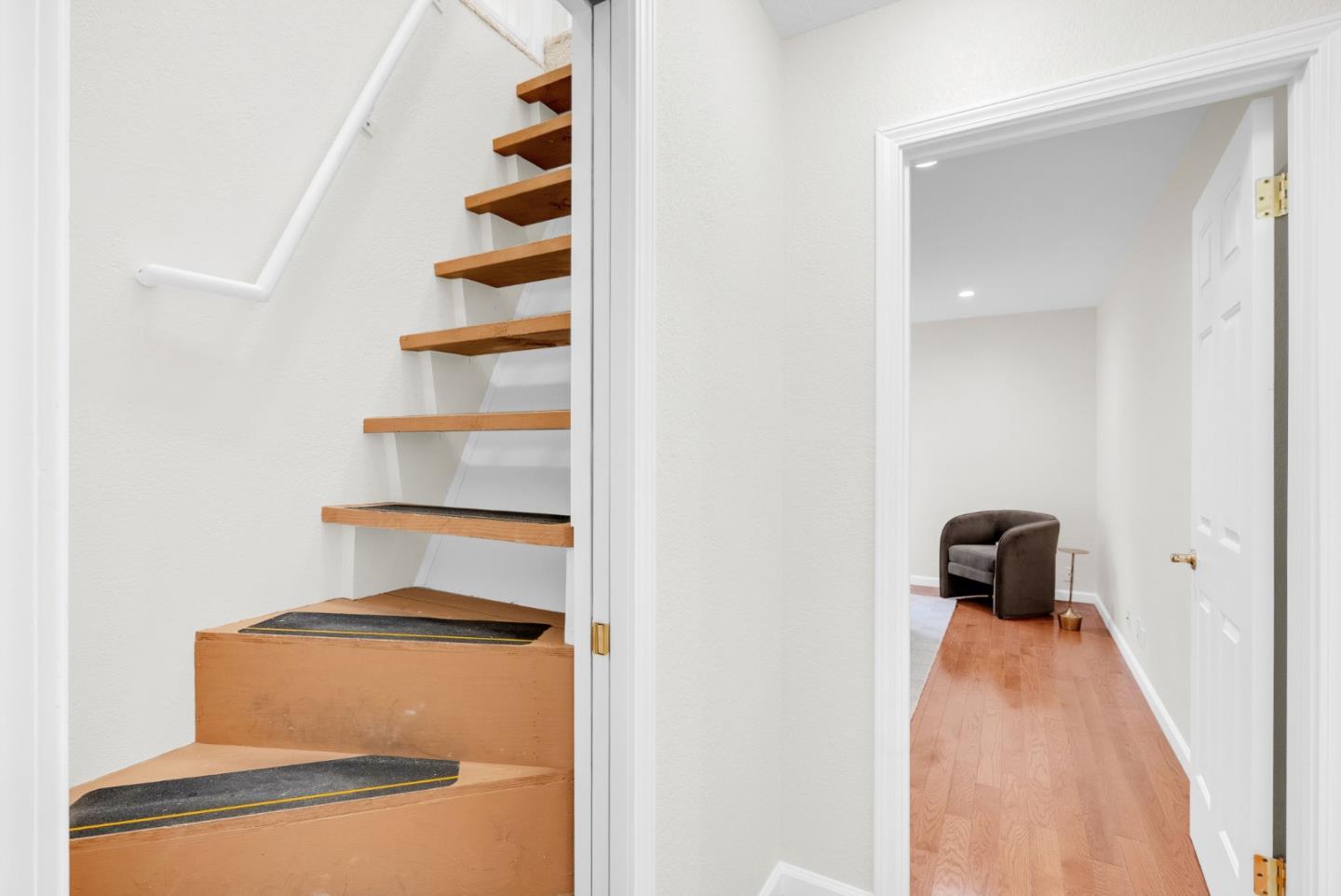 107 Charter Oaks Circle