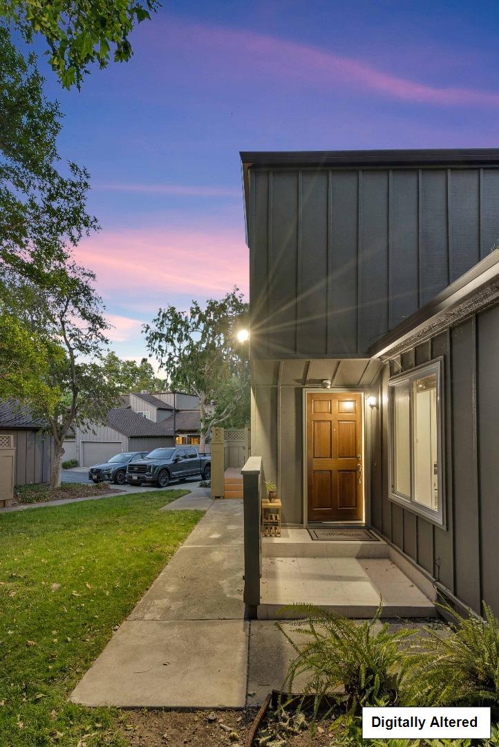 107 Charter Oaks Circle